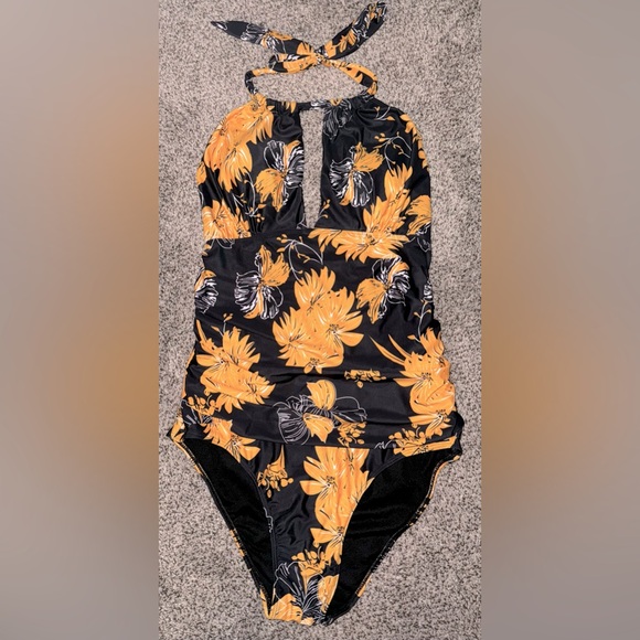 Swimsuit - Picture 3 of 3